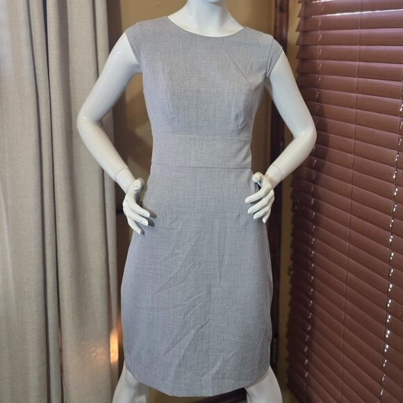 THE LIMITED COLLECTION Light Gray Professional Dress Size 4 - Picture 5 of 11